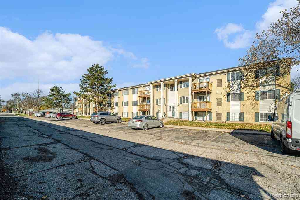 Condo For Rent - 45210 Keding Street <br/> Macomb County, Utica, MI 48317