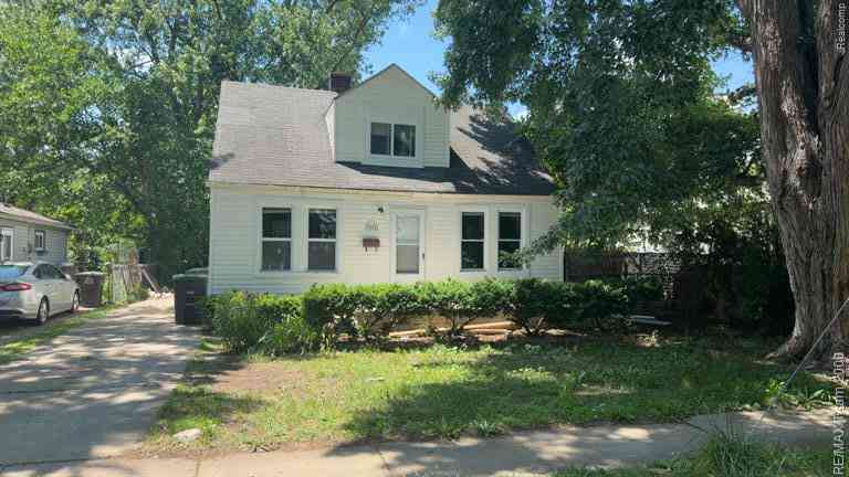 Homes For Sale - 7128 Cherokee Avenue <br/> Wayne County, Taylor, MI 48180