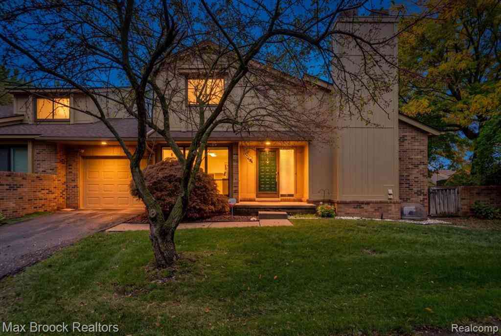 Condo For Sale - 1624 South Hill Circle  #14<br/> Bloomfield Hills, MI 48304