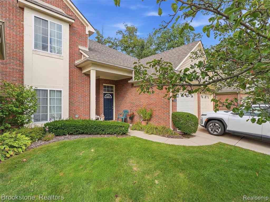 Condo For Sale - 3497 Eagle Creek Drive <br/> Shelby Twp, MI 48317