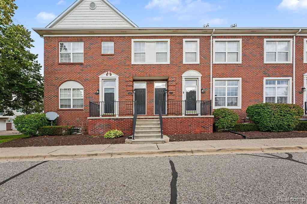 Condo For Rent - 43054 Strand Drive <br/> Macomb County, Sterling Heights, MI 48313