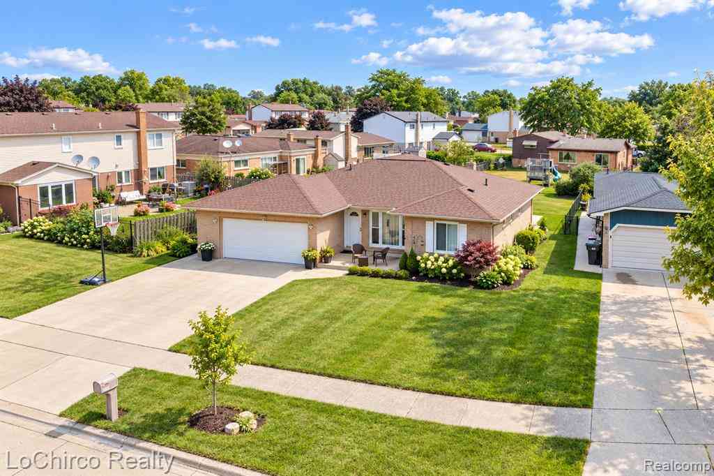 Homes For Sale - 38134 Chatham Court <br/> Sterling Heights, MI 48310