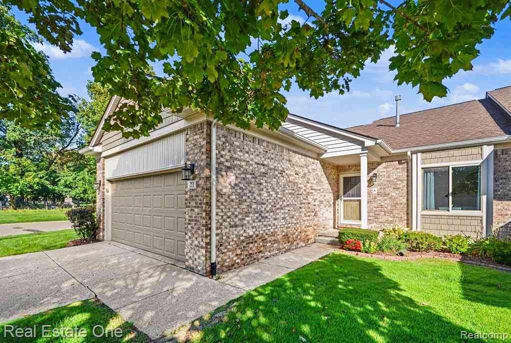 Condo For Sale - 751 Promontory Drive <br/> Oakland County, Milford, MI 48381
