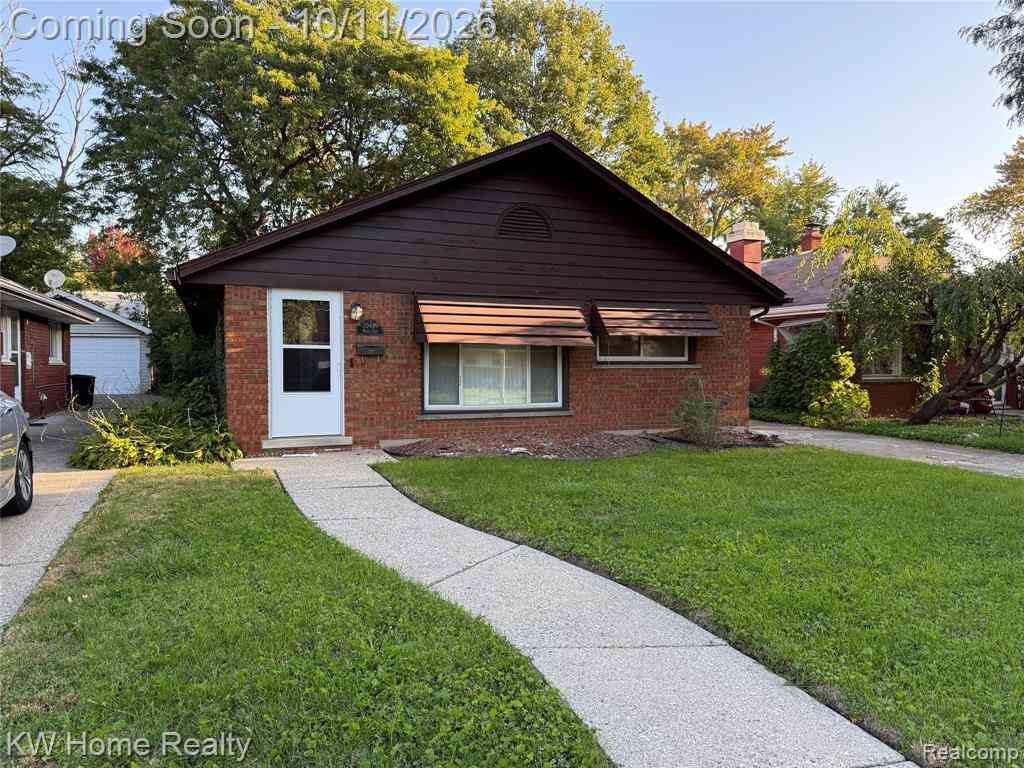 Homes For Sale - 20449 Hunt Club Drive <br/> Harper Woods, MI 48225