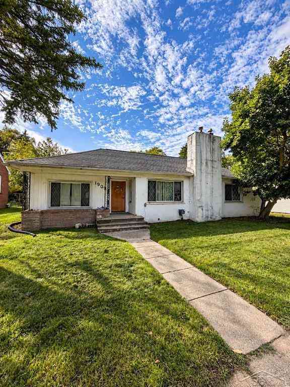 Homes For Sale - 1909 Aurelius Road <br/> Holt, MI 48842