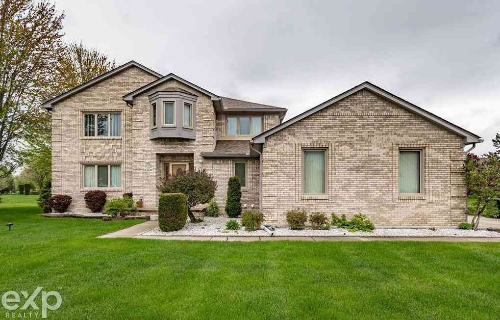 Homes For Sale - 47630 Robins Nest Drive <br/> Shelby Twp, MI 48315
