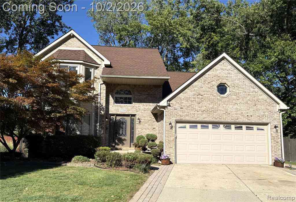 Homes For Sale - 27210 Maple Wood Drive <br/> Brownstown, MI 48174