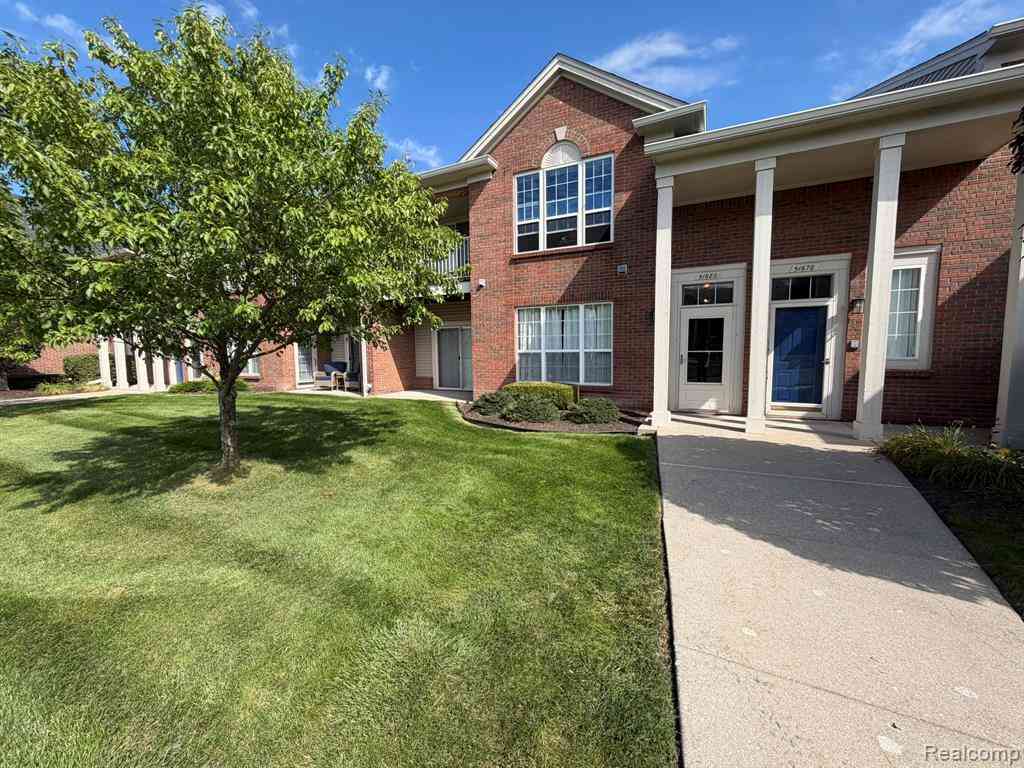 Condo For Sale - 51680 Hale Lane <br/> Chesterfield, MI 48051
