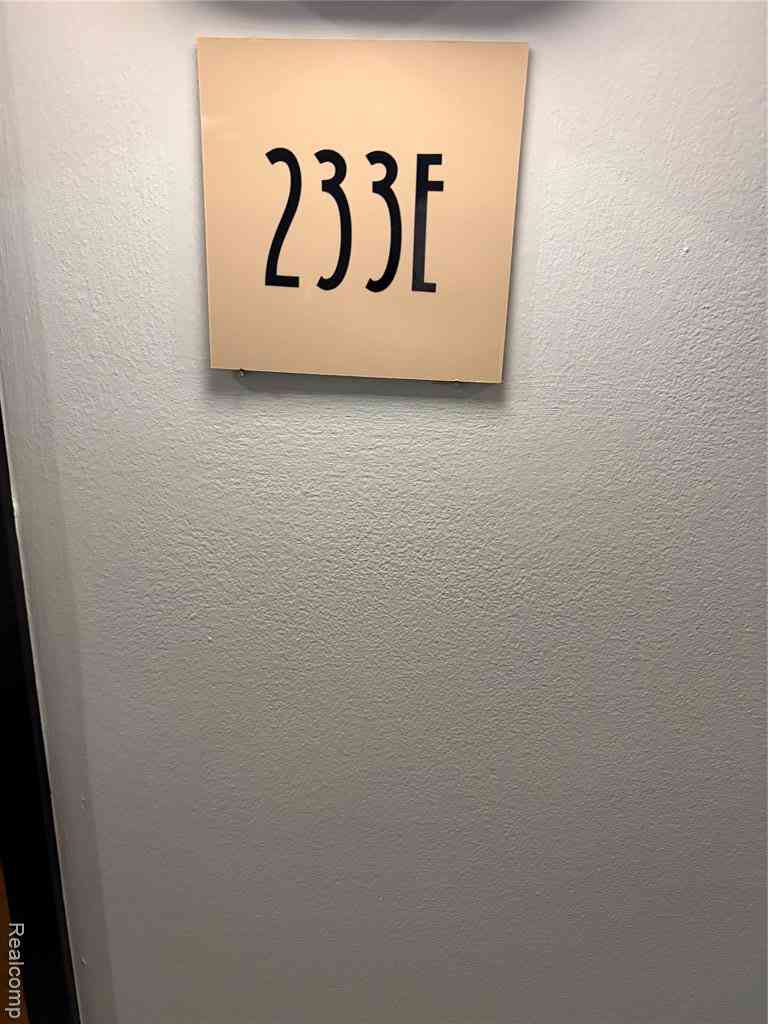 Condo For Sale - 6533 E Jefferson Avenue  #233 E<br/> Detroit, MI 48207