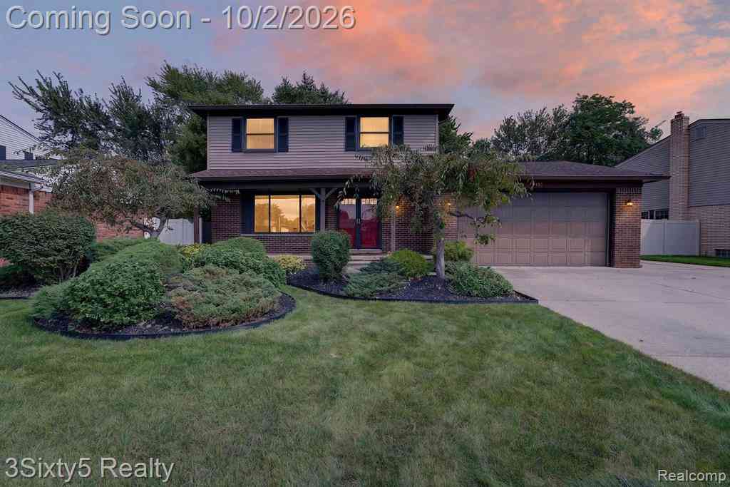 Homes For Sale - 27423 Oakcrest Drive <br/> Brownstown, MI 48183