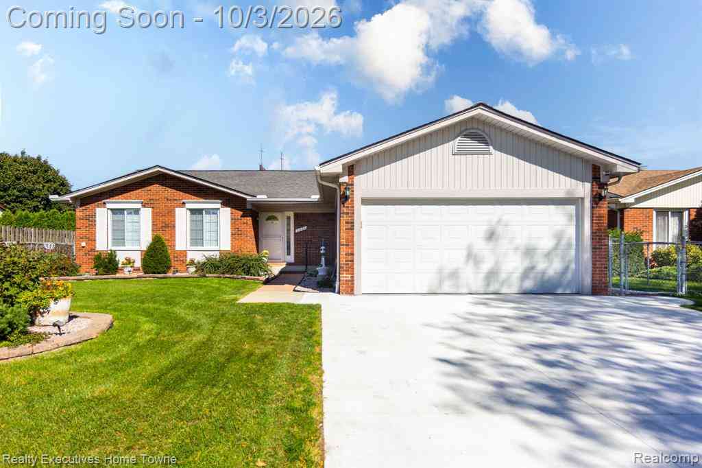 Homes For Sale - 3025 Elphin Drive <br/> Sterling Heights, MI 48310