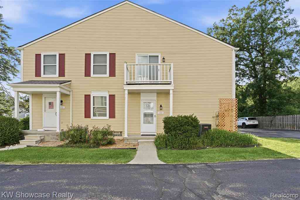 Condo For Sale - 1499 Mariner Drive <br/> Oakland County, Walled Lake, MI 48390
