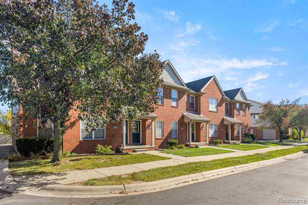 Condo For Rent - 13065 Turnberry Court  <br/> Southgate, MI 48195