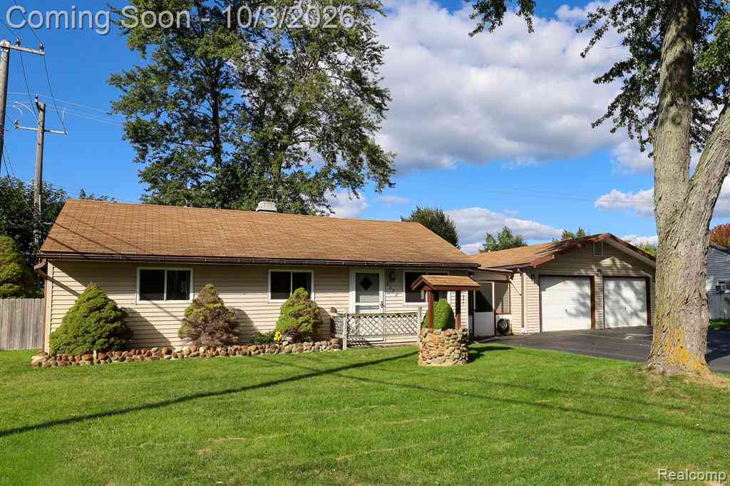 Homes For Sale - 5072 Joangay Boulevard <br/> Oakland County, Waterford, MI 48327