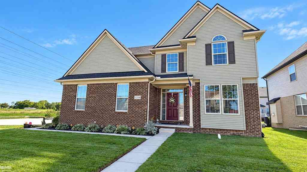 Homes For Sale - 12304 Lincolnshire Drive <br/> Sterling Heights, MI 48312