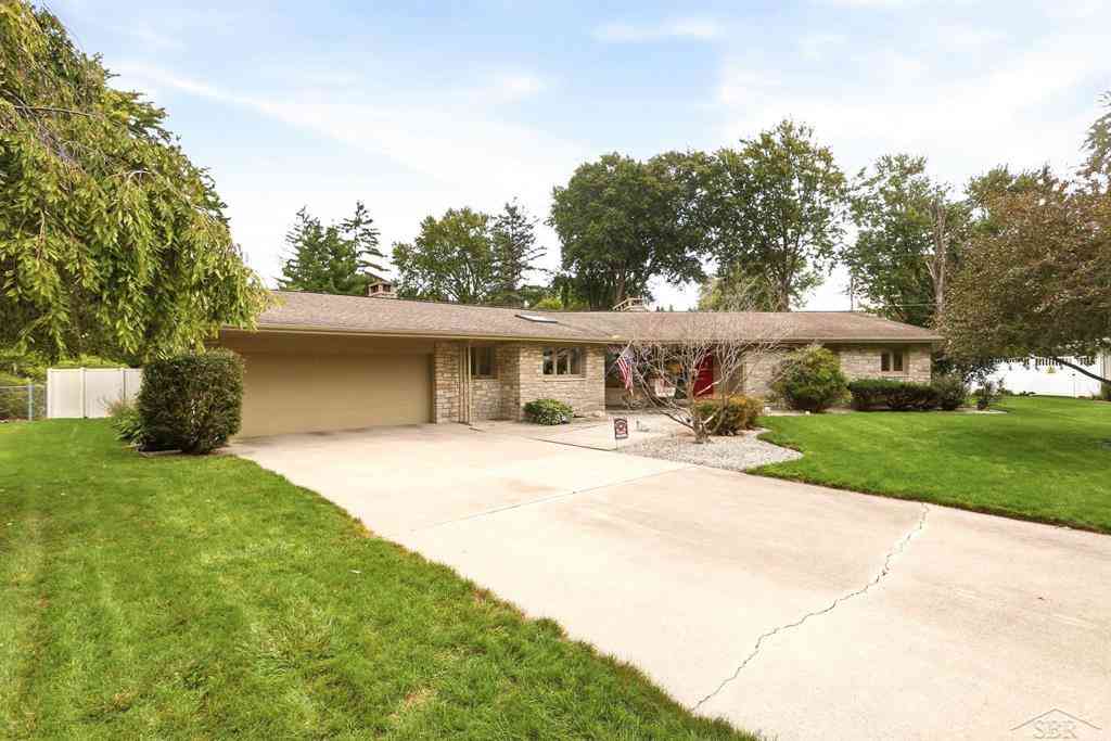 Homes For Sale - 810 Fairway Drive <br/> Saginaw, MI 48638