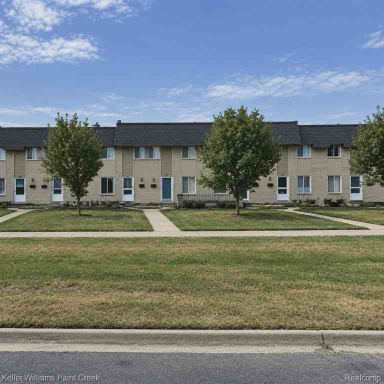 Condo For Sale - 4436 15 Mile Road <br/> Sterling Heights, MI 48310