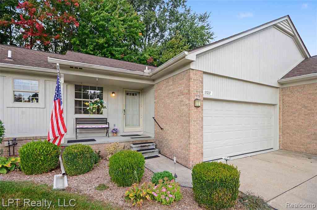 Condo For Sale - 51237 Elly Drive <br/> Macomb County, Chesterfield, MI 48051