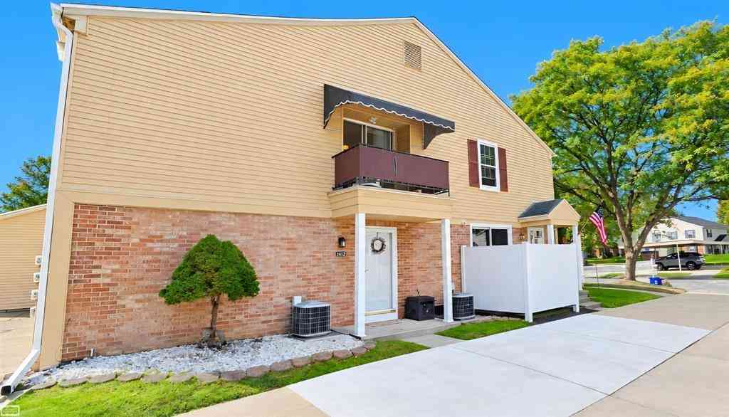 Condo For Sale - 24162 Meadow Bridge Drive <br/> Clinton Township, MI 48035