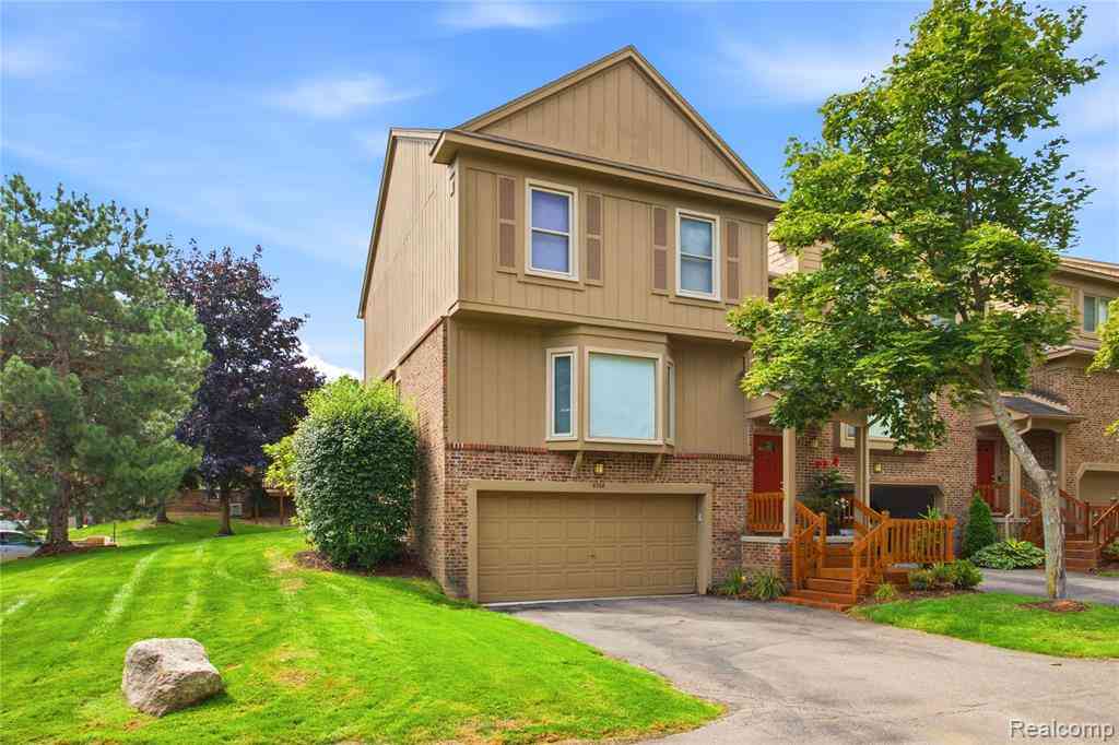 Condo For Rent - 6306 Aspen Ridge Boulevard <br/> Oakland County, West Bloomfield, MI 48322