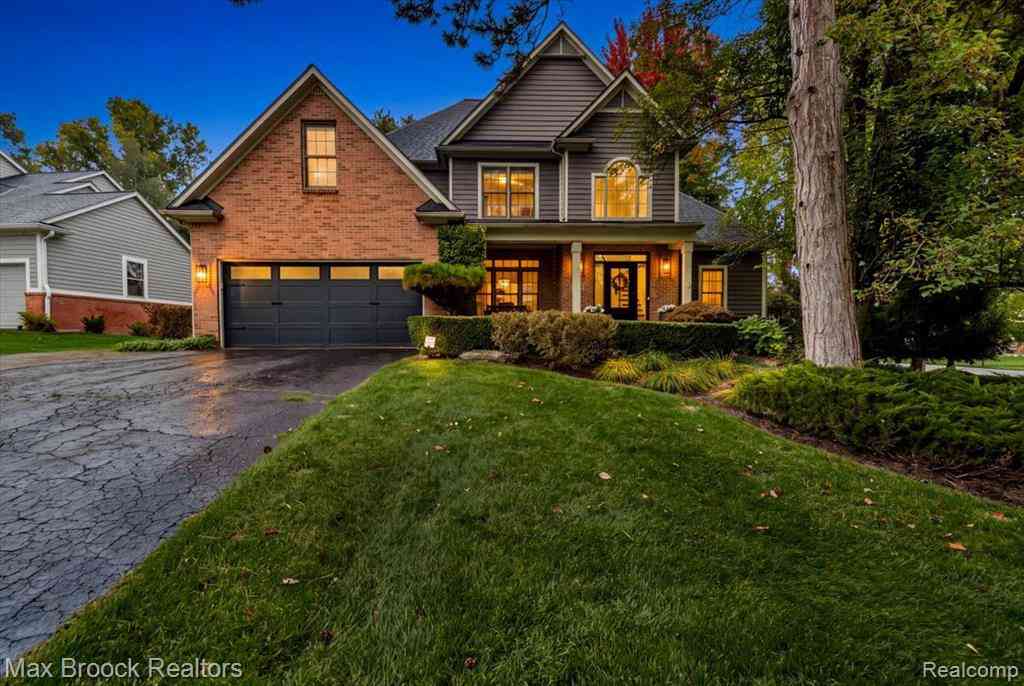 Homes For Sale - 6979 Woodlyn Court <br/> Clarkston, MI 48348
