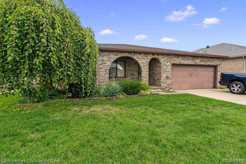 Homes For Sale - 7410 N Farmington Road <br/> Westland, MI 48185