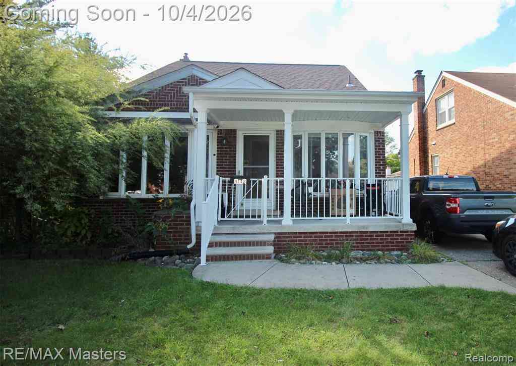 Homes For Sale - 8148 Buckingham Avenue <br/> Allen Park, MI 48101