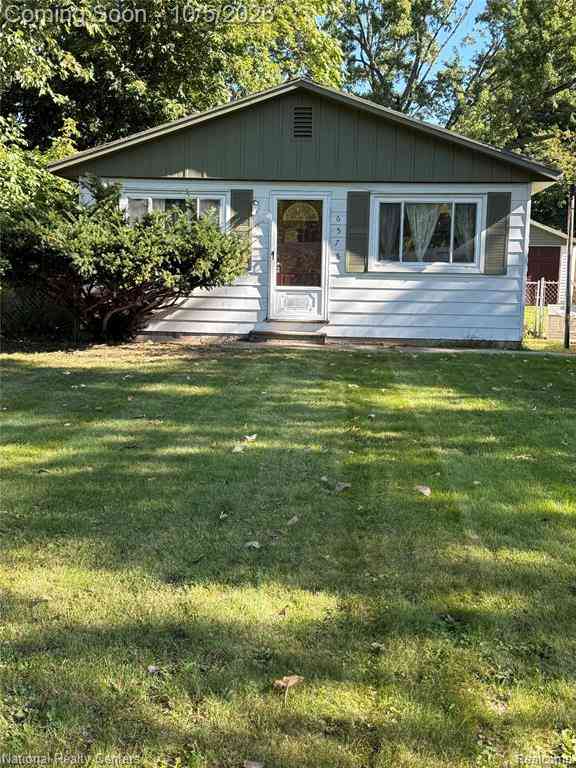 Homes For Sale - 6578 Cloverton Drive <br/> Waterford, MI 48329