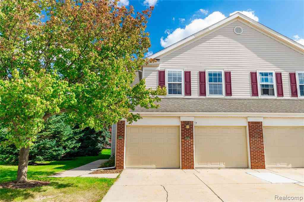 Condo For Sale - 307 Victoria Drive <br/> Dexter, MI 48130