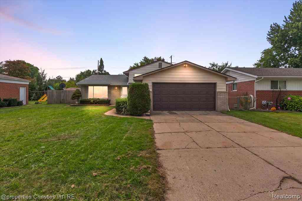 Homes For Sale - 8912 Ardel Drive <br/> Sterling Heights, MI 48314