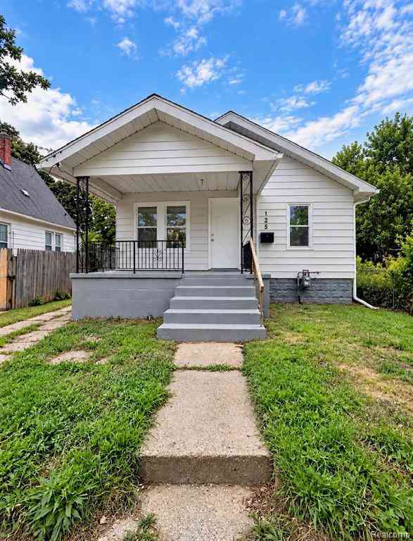 Homes For Sale - 125 E Oakley Street <br/> Flint, MI 48503