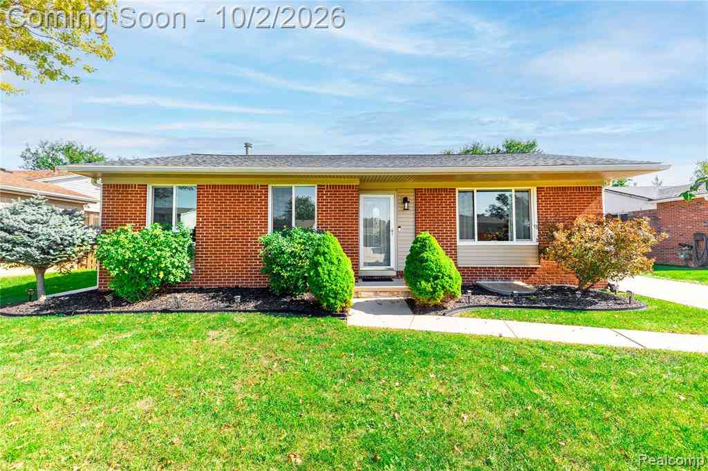 Homes For Sale - 28095 Weddel Avenue <br/> Brownstown, MI 48183