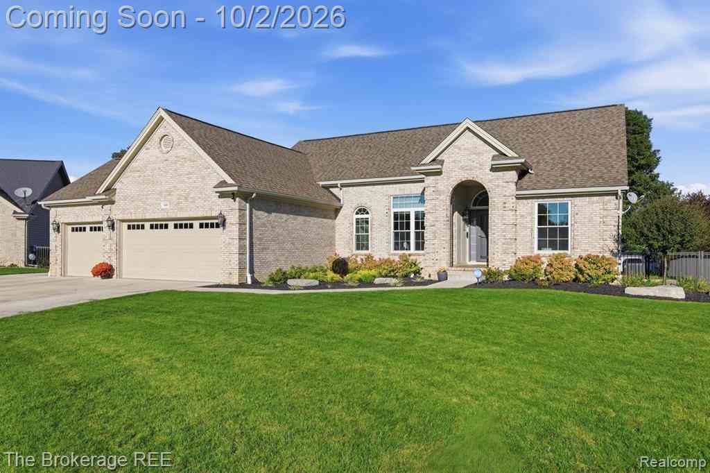 Homes For Sale - 5353 Sequoia Court <br/> Grand Blanc, MI 48439