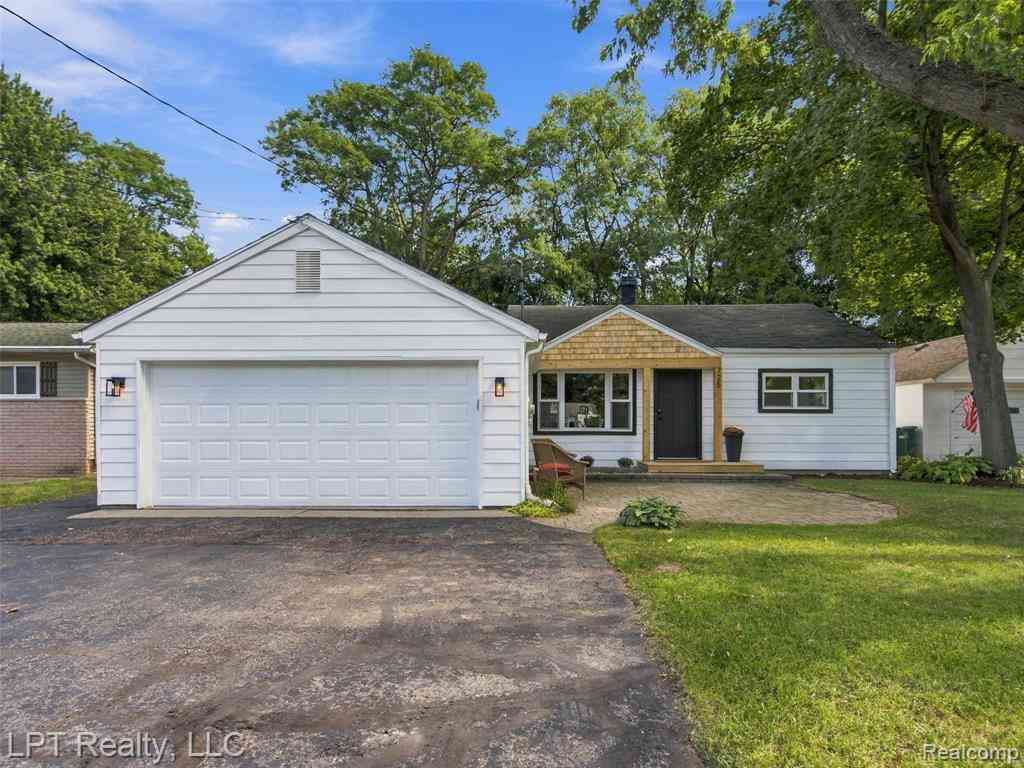 Homes For Sale - 725 S 3rd Street <br/> Brighton, MI 48116