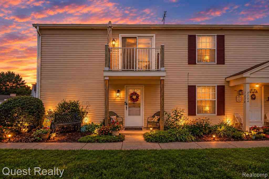 Condo For Sale - 3232 Birchcreek Court <br/> Lake Orion, MI 48360