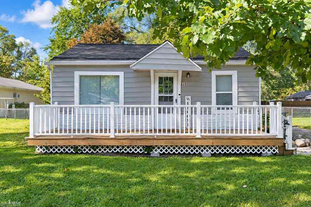 Homes For Sale - 628 Aiken Street <br/> Owosso, MI 48867