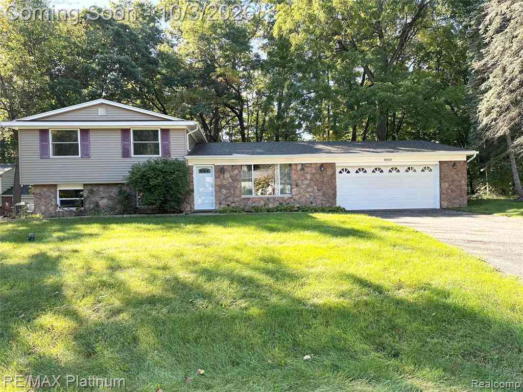 Homes For Sale - 8808 N Christine Drive <br/> Brighton, MI 48114