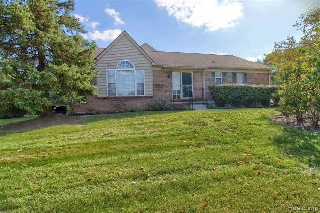 Condo For Sale - 105 S Farmington Road <br/> Westland, MI 48186