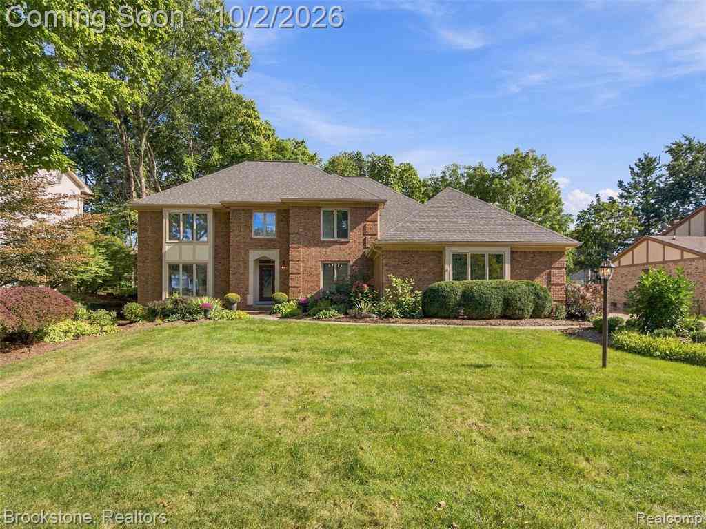 Homes For Sale - 6400 Glyndebourne Drive <br/> Oakland County, Troy, MI 48098
