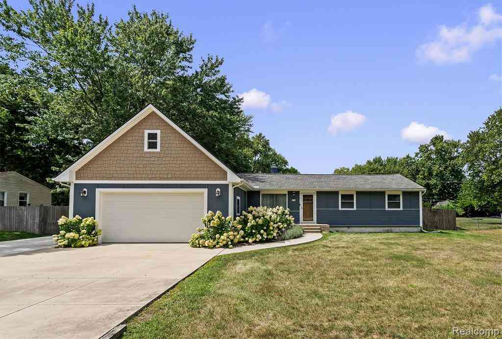 Homes For Rent - 50745 Mile End Drive <br/> Shelby Twp, MI 48317