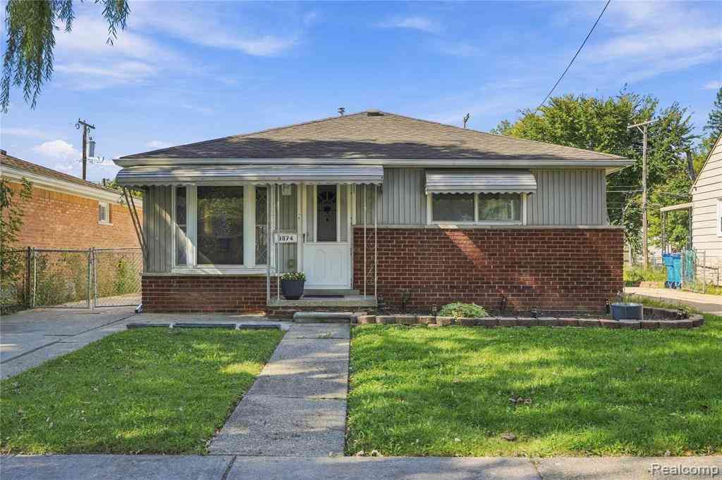 Homes For Sale - 3974 Mayfair Street <br/> Dearborn Heights, MI 48125