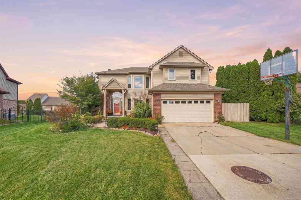 Homes For Sale - 15791 Retreat Drive <br/> Macomb, MI 48042