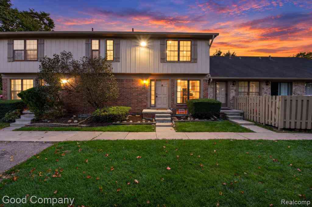 Condo For Sale - 861 Langdon Court <br/> Oakland County, Rochester, MI 48307