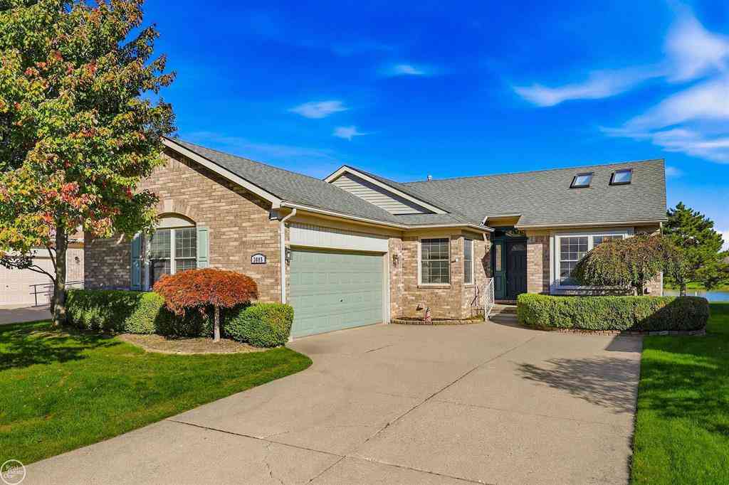 Condo For Sale - 3685 Warwick Drive <br/> Sterling Heights, MI 48314