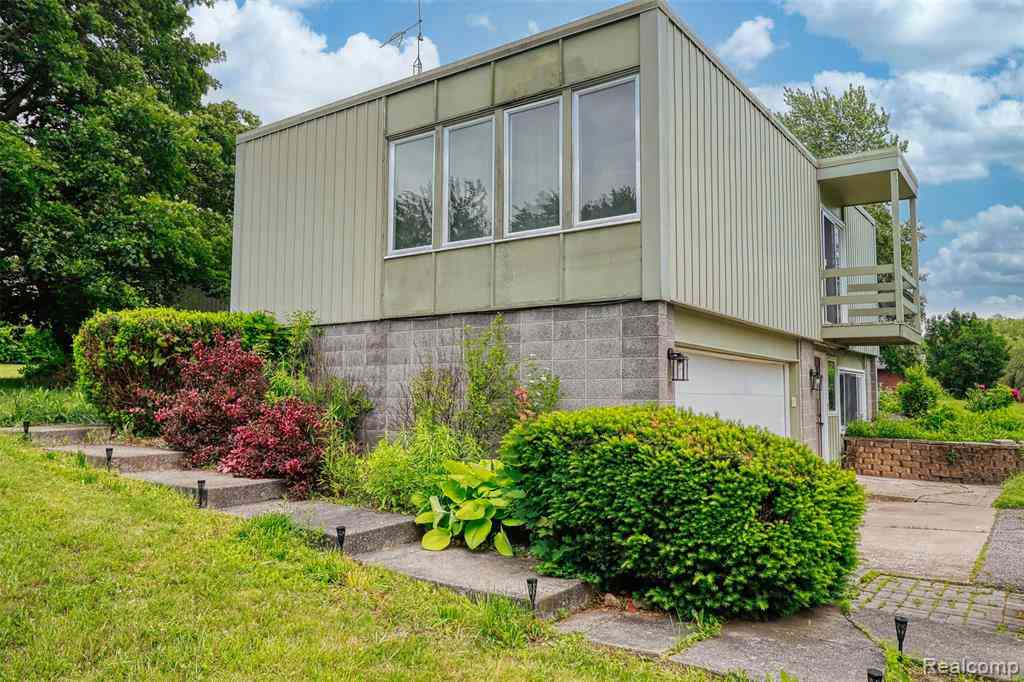 Homes For Rent - 5215 Scenicvue Drive <br/> Flint, MI 48532