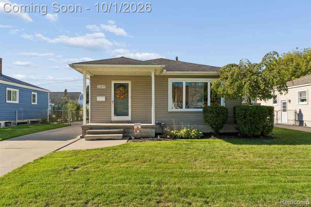 Homes For Sale - 22644 Ridgeway Street <br/> Saint Clair Shores, MI 48080