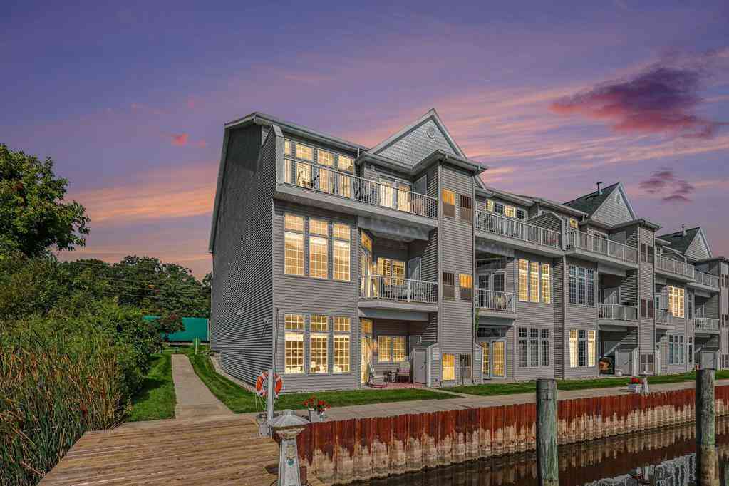 Condo For Sale - 2411 Lake Avenue  #52<br/> Muskegon, MI 49445