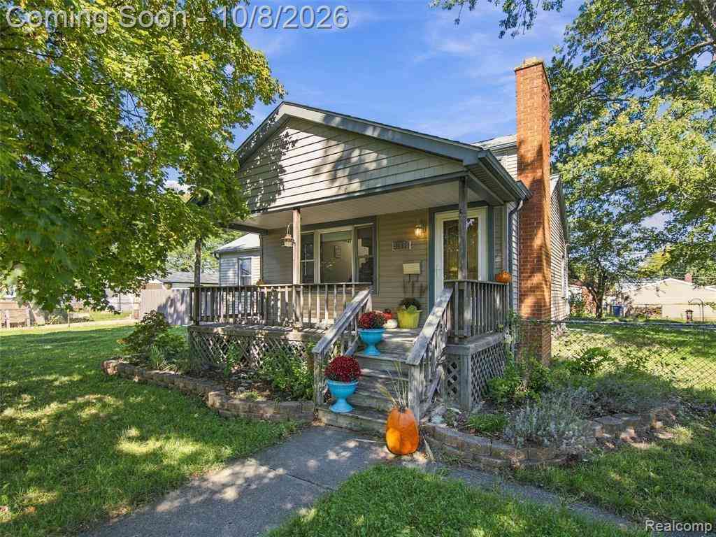 Homes For Sale - 30850 Ann Arbor Trail <br/> Westland, MI 48185