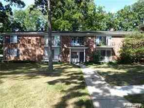 Condo For Rent - 421 S Fox Hills Drive  #UNIT 2<br/> Bloomfield Hills, MI 48304