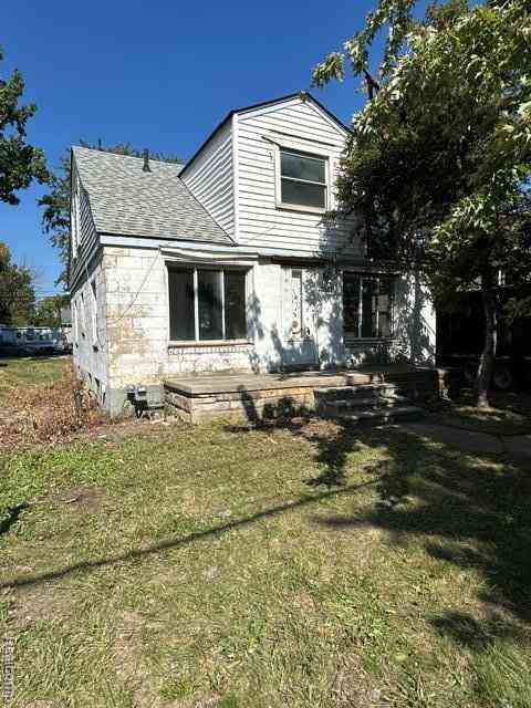 Homes For Sale - 17655 E 10 Mile Road <br/> Roseville, MI 48066